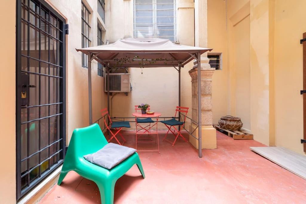 Central And Cozy Loft With Courtyard Bologna Exteriör bild